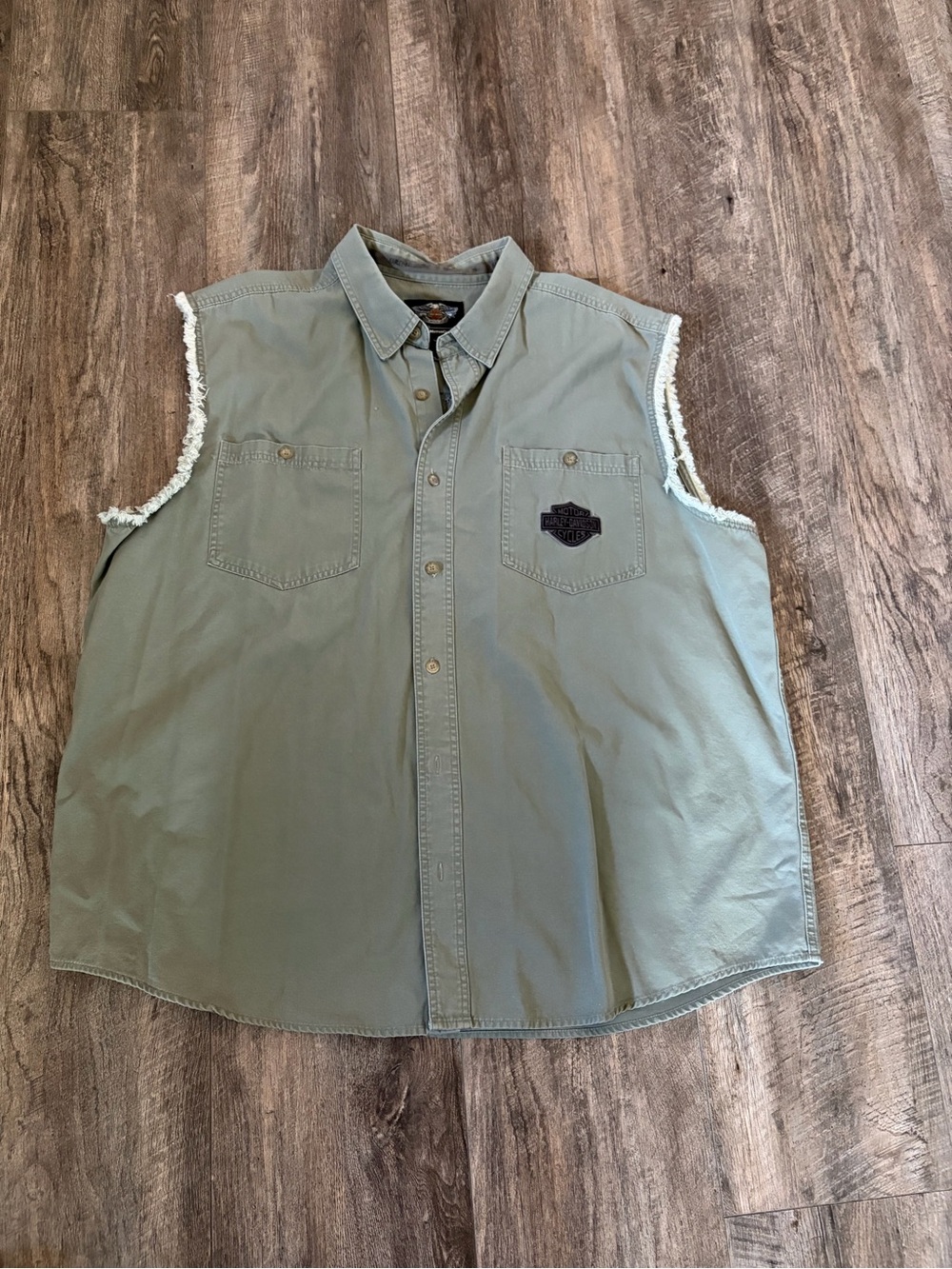 Harley-Davidson Olive Green Button-Up sleeveless shirt